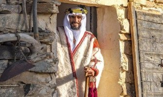 تاريخ الأقمشة الرجالية بالزي السعودي